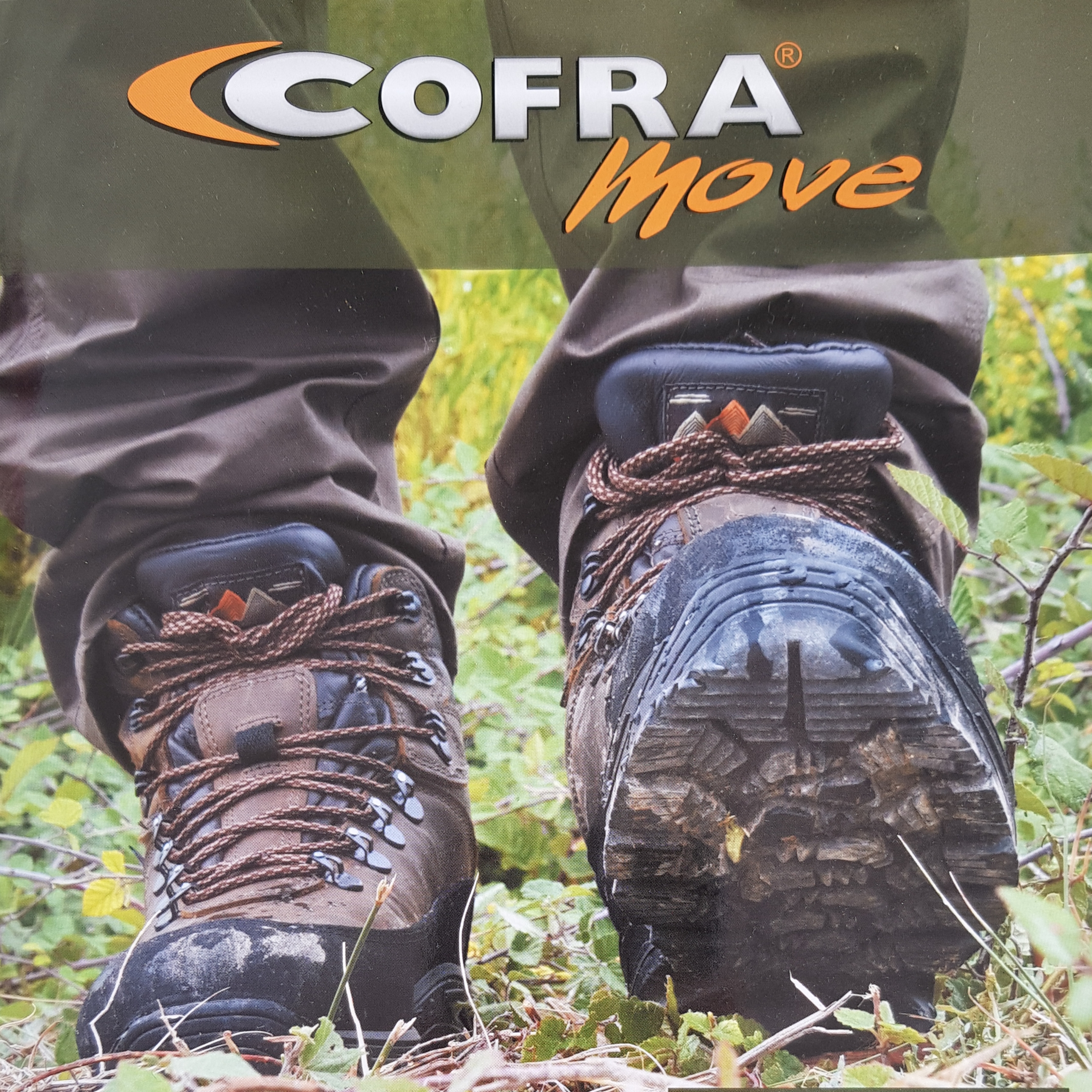 scarpe per trekking in montagna